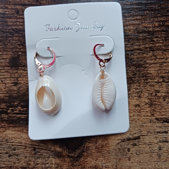 3 for $10 Fashion earrings - Picture 4 of 7
